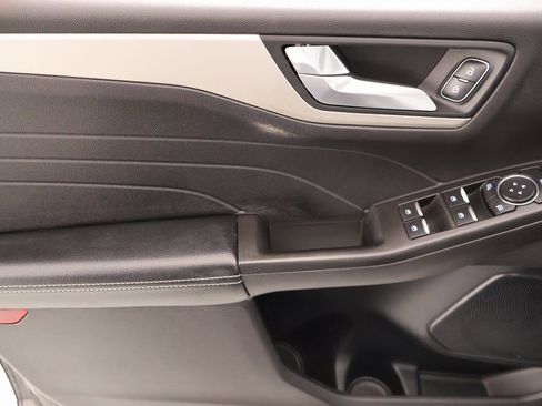 Used 2021 Ford Escape SE image 14