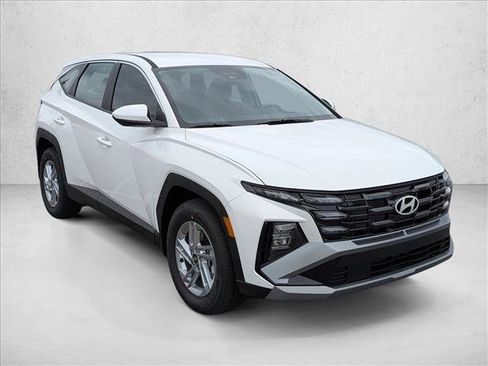 New 2026 Hyundai Tucson SE image 3