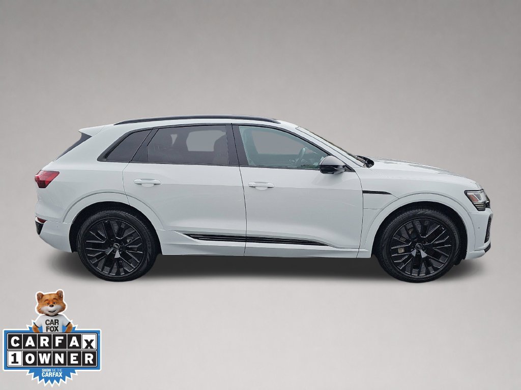 Used 2024 Audi Q8 e-tron Prestige w/ Prestige Package AWD/4WD image 3