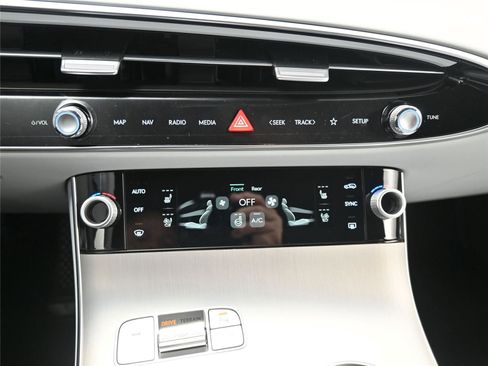 New 2026 Genesis GV70 2.5T Advanced image 14