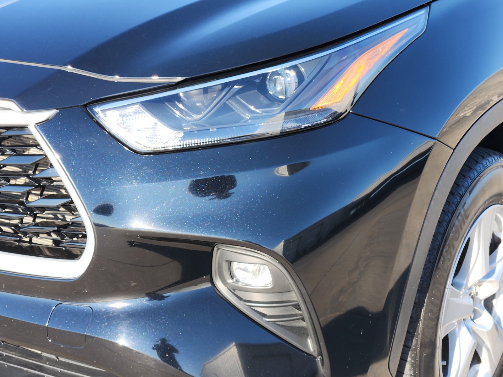 Used 2024 Toyota Highlander LE FWD image 11