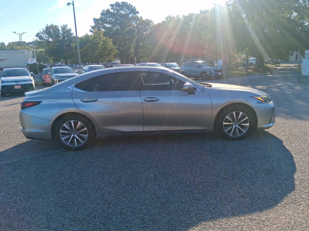 Used 2021 Lexus ES 350 w/ Premium Package FWD image 4