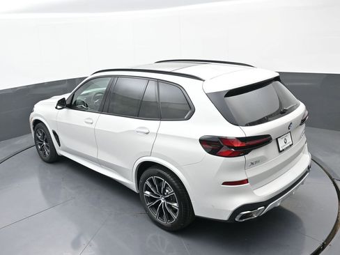 New 2026 BMW X5 xDrive40i w/ M Sport Package AWD/4WD image 35