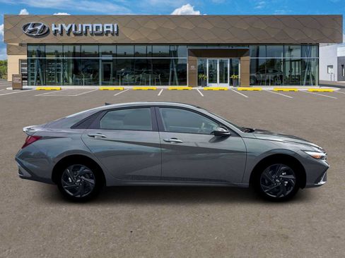 Used 2026 Hyundai Elantra Sport w/ Cargo Package FWD image 9