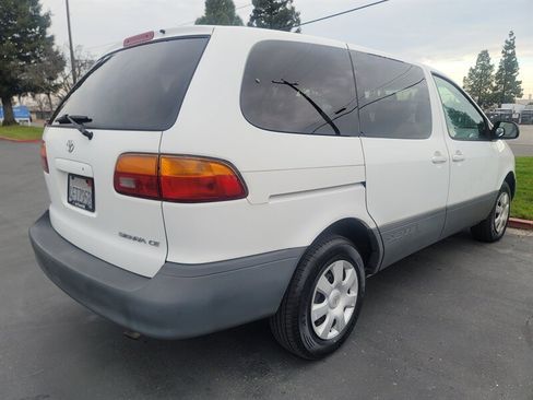 Used 1999 Toyota Sienna CE image 13
