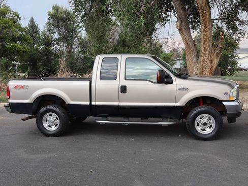 Used 2003 Ford F250 XL AWD/4WD image 3