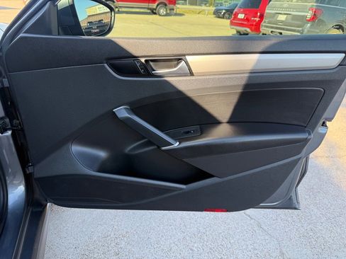 Used 2021 Volkswagen Passat 2.0T SE image 23