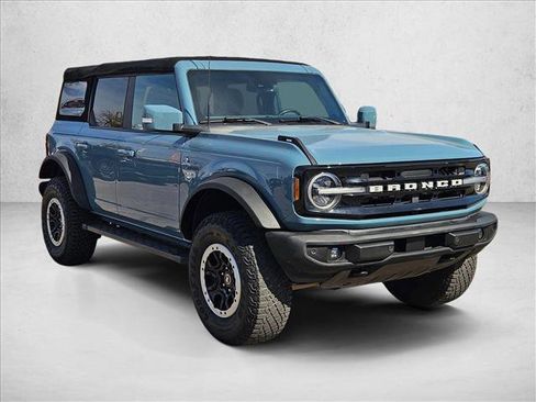 Used 2022 Ford Bronco Outer Banks w/ Sasquatch Package image 3