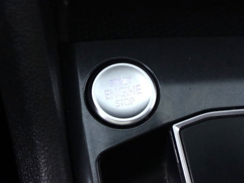 Used 2021 Volkswagen Tiguan SE image 25