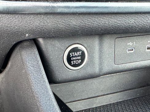 Used 2023 Nissan Rogue SV image 33