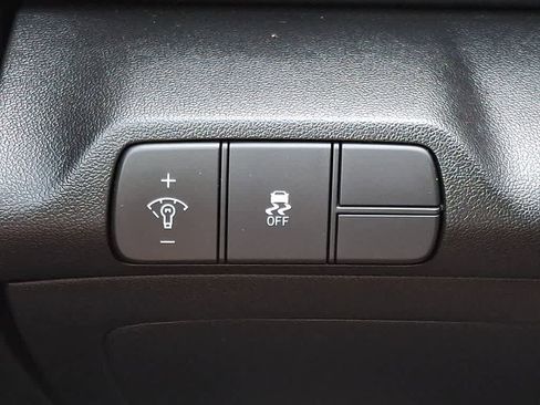 Certified 2025 Hyundai Elantra Sport image 22