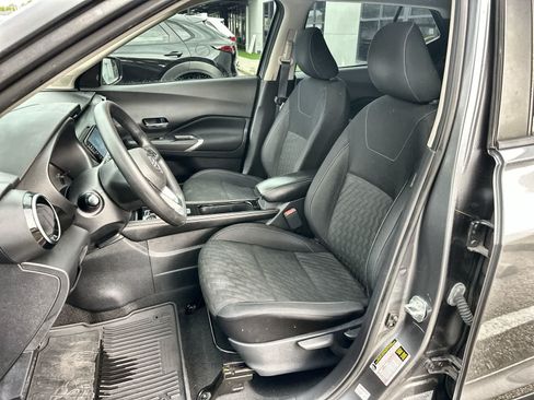 Used 2022 Nissan Kicks SV FWD image 3