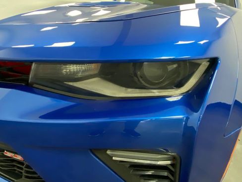 Used 2016 Chevrolet Camaro SS RWD image 11