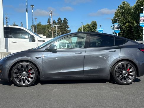 Used 2022 Tesla Model Y Performance AWD/4WD image 2
