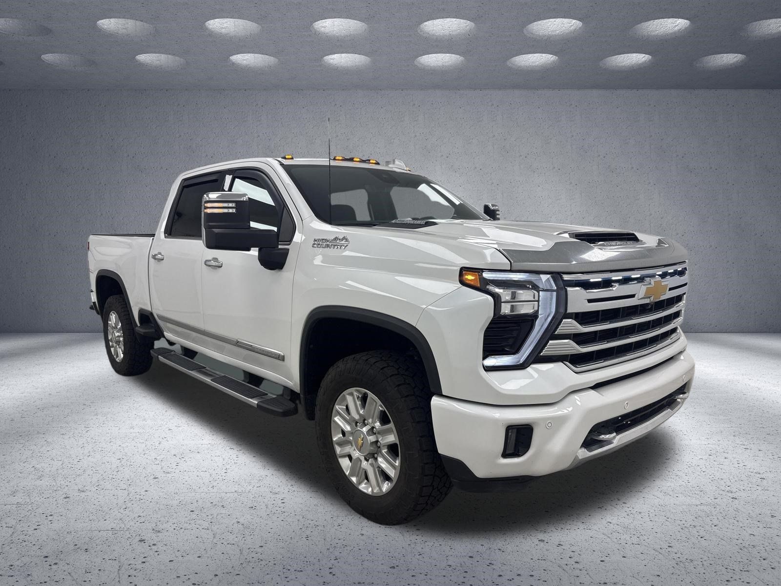 Used 2025 Chevrolet Silverado 2500 High Country w/ Technology Package AWD/4WD image 7