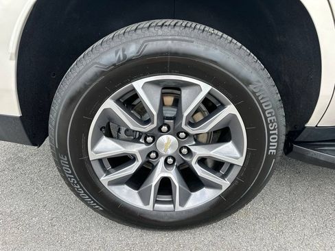 Used 2021 Chevrolet Tahoe LT w/ LT Signature Package RWD image 13