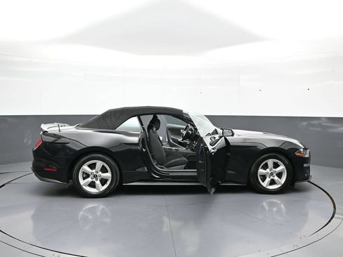 Used 2019 Ford Mustang Convertible RWD image 43