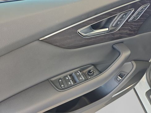 Used 2022 Audi Q8 Premium Plus AWD/4WD image 11