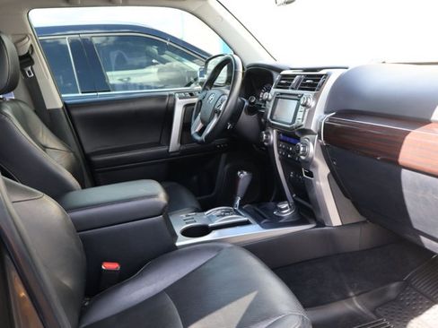 Used 2017 Toyota 4Runner Limited AWD/4WD image 28