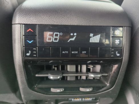 Used 2023 Jeep Grand Cherokee L Limited AWD/4WD image 43