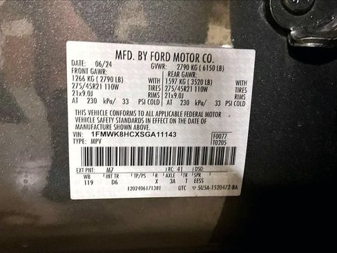 Certified 2025 Ford Explorer Platinum w/ Ultimate Package AWD/4WD image 34
