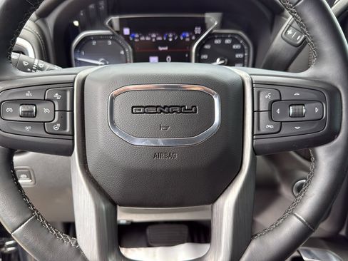Used 2023 GMC Sierra 3500 Denali w/ Denali Ultimate Package AWD/4WD image 14