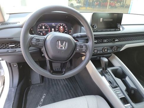 Used 2025 Honda Accord SE image 13