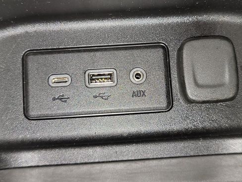 Used 2019 Chevrolet Equinox LT FWD image 23