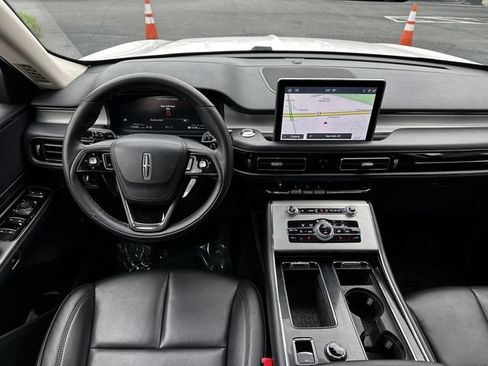 Certified 2023 Lincoln Aviator AWD w/ Premium Package image 13