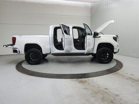 Used 2024 GMC Sierra 1500 Elevation w/ Preferred Package AWD/4WD image 17