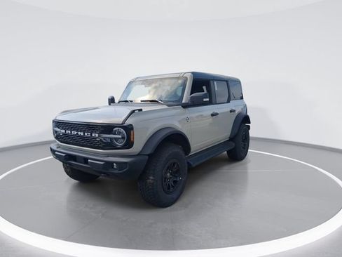 New 2025 Ford Bronco Outer Banks w/ Sasquatch Package AWD/4WD image 4