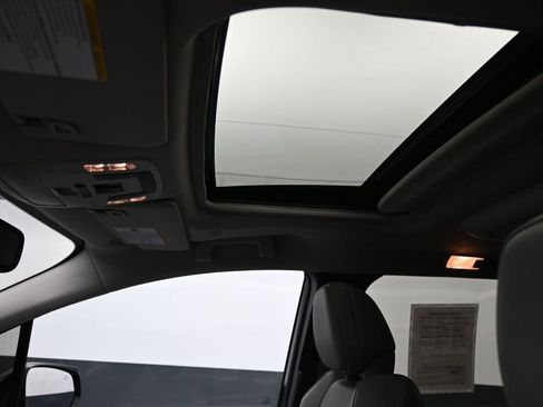 Used 2025 Toyota Sienna XLE w/ XLE Plus Package image 12