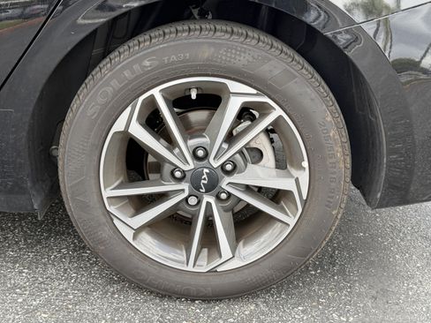 Certified 2023 Kia Forte LXS w/ LXS Technology Package FWD image 9