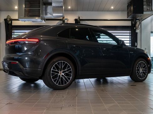 Used 2025 Porsche Macan Electric image 9