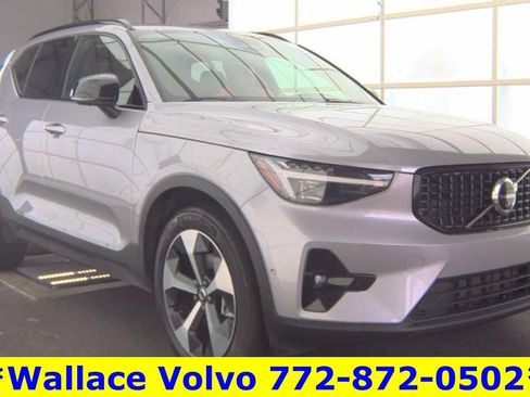Used 2026 Volvo XC40 B5 Plus AWD/4WD image 1
