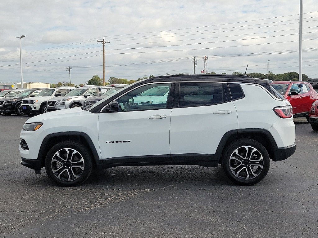 Used 2024 Jeep Compass Limited AWD/4WD image 3