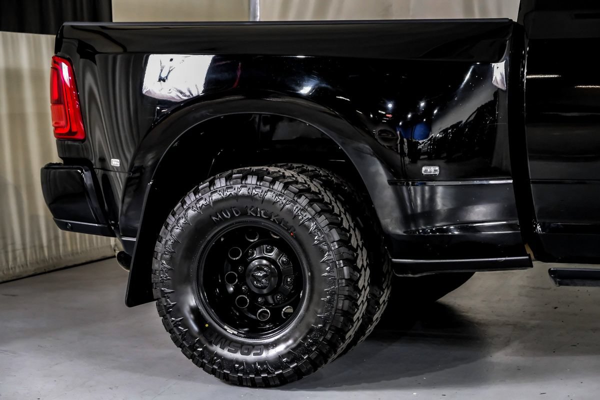Used 2025 RAM 3500 Laramie AWD/4WD image 6