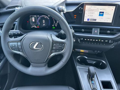 New 2025 Lexus UX 300h 300h image 14