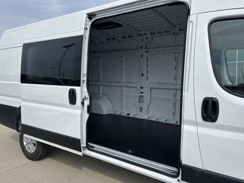 New 2026 RAM ProMaster 3500 w/ Quick Order Package 22G SLT image 5