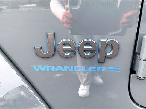 Used 2025 Jeep Wrangler Unlimited Sahara AWD/4WD image 26
