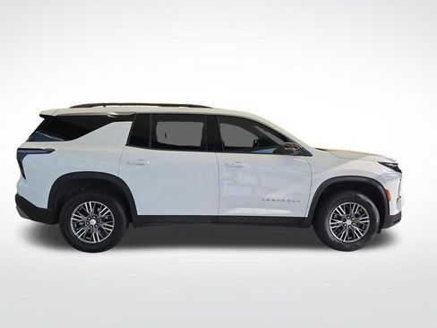 Used 2024 Chevrolet Traverse LT FWD image 8