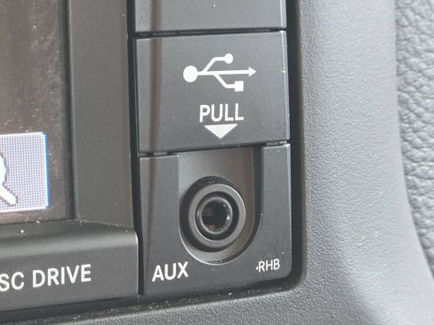 Used 2016 Jeep Wrangler Unlimited Rubicon AWD/4WD image 4