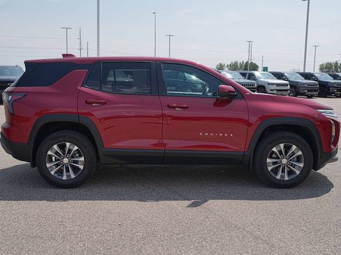 Used 2026 Chevrolet Equinox LT AWD/4WD image 5