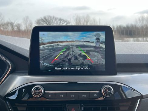 Used 2022 Ford Escape Titanium w/ Class II Trailer Tow Package image 26