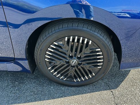 Used 2024 Nissan Leaf SV Plus image 9