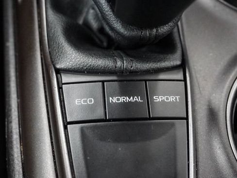 Used 2024 Toyota Camry SE FWD image 21