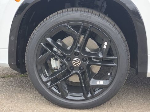 New 2026 Volkswagen Tiguan SE R-Line image 10