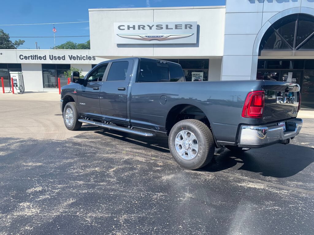 New 2027 RAM 3500 Big Horn AWD/4WD image 5