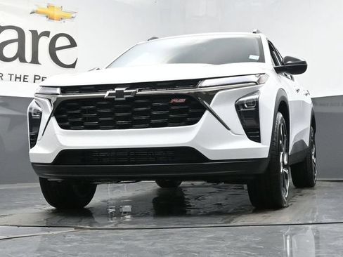 New 2026 Chevrolet Trax RS w/ Sunroof Package FWD image 34