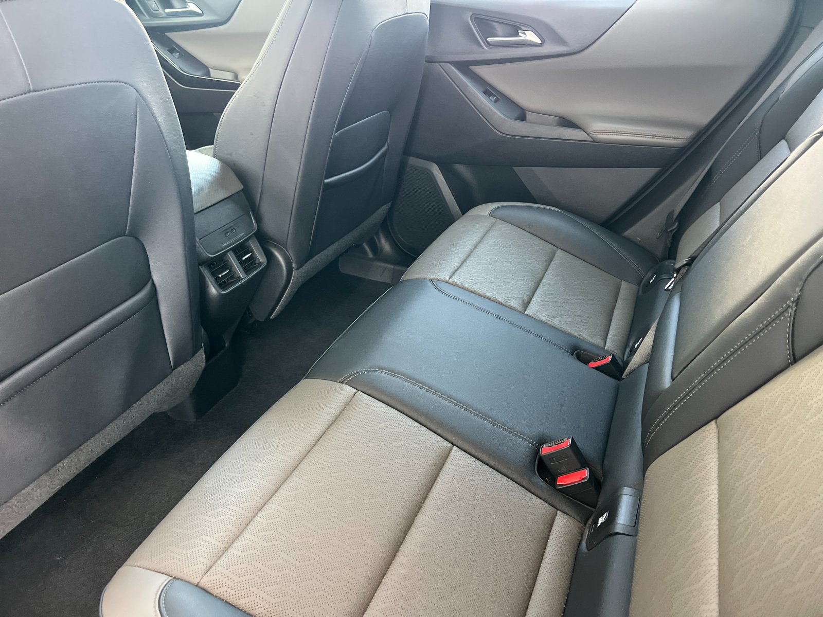Used 2025 Chevrolet Equinox LT w/ Convenience Package II AWD/4WD image 12